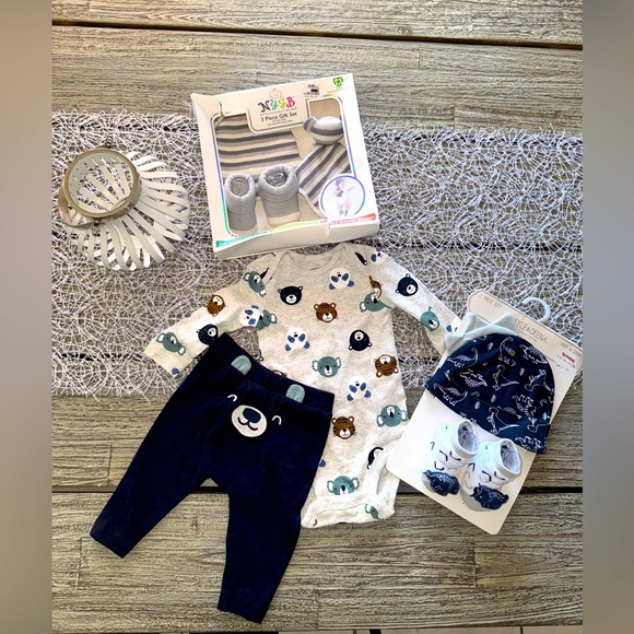 Baby Bundle Carters outfit Set and Baby Hats and Booties Sets, 3 months - Picture 1 of 5